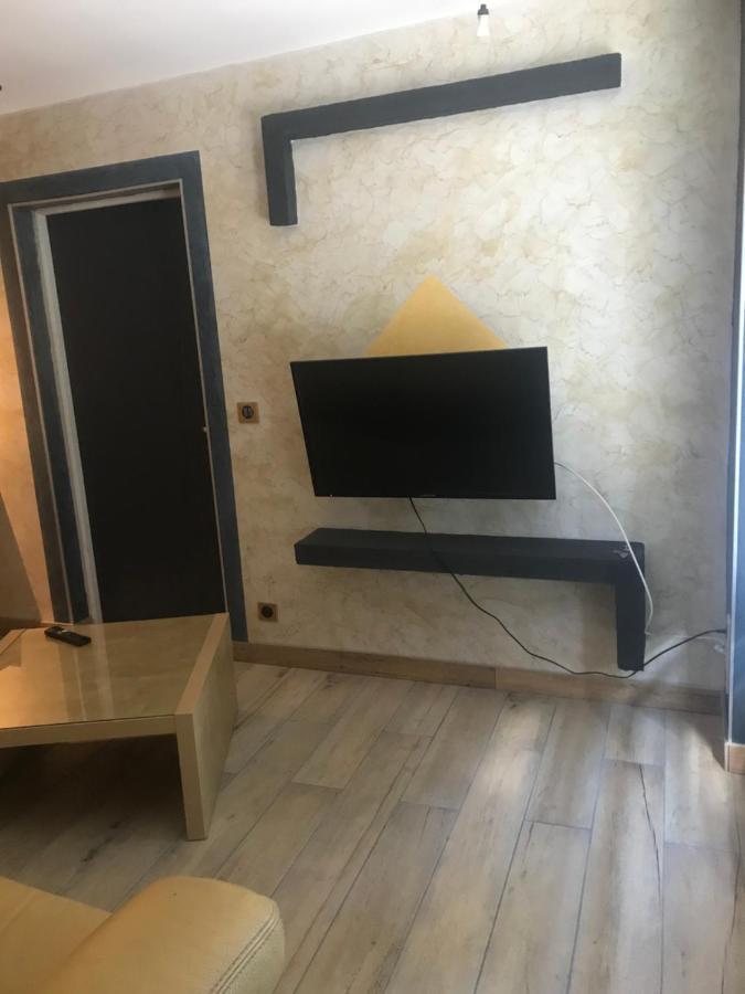 F3 Bord De Loire Complet Appartement Decize Buitenkant foto